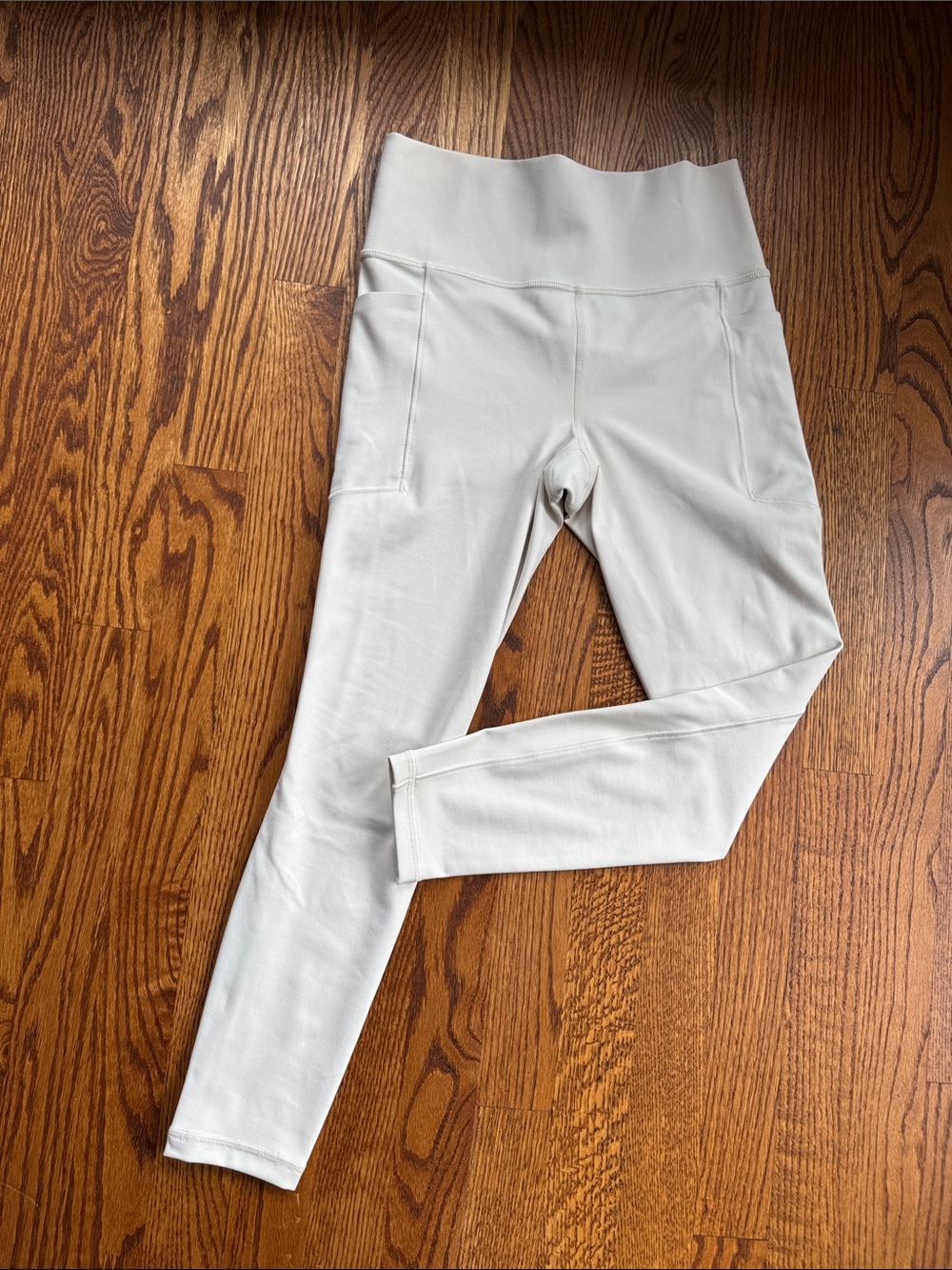 NWOT | Athleta Salutation Stash 7/8 Tight